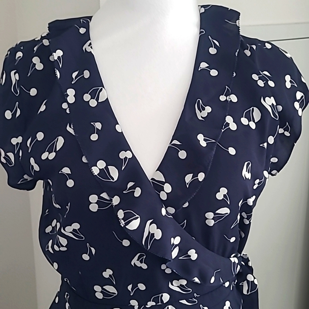 Aritzia Sunday Best Cherry Savoy Dress Size 2 - Picture 8 of 8